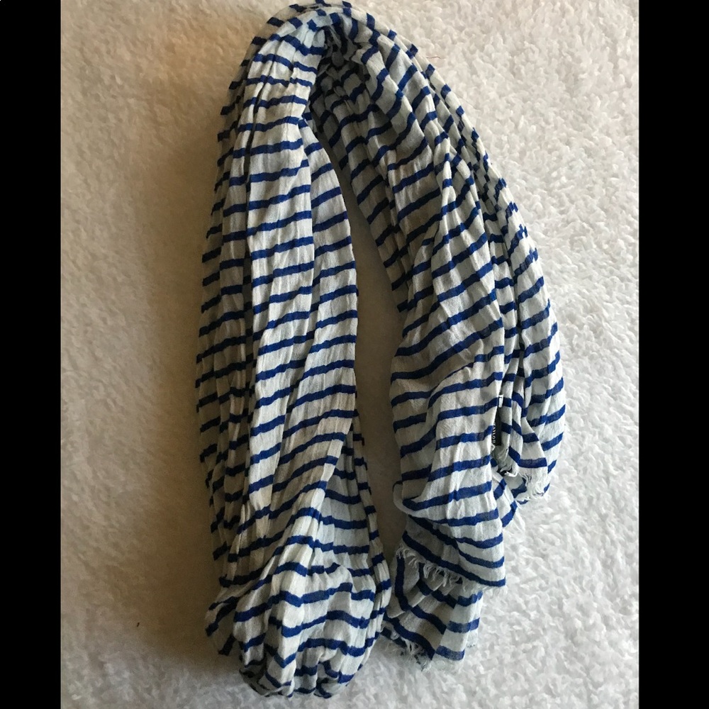 ANN TAYLOR SCARVE 🧣 - Picture 3 of 12